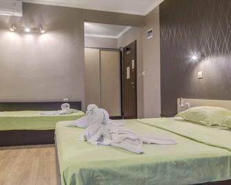 Family Hotel Adena - Chernomorets - Schlafzimmer