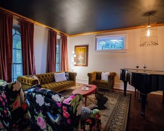 Magical Victorian 35 Acre Estate - Fort Erie - Sala de estar