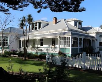 Ounuwhao B&B Guest Lodge - Russell - Edificio