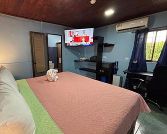 Pura Vida Aparment - Downtown La Fortuna - La Fortuna - Bedroom
