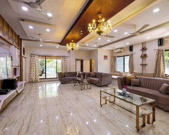 Geeta Bhawan - Karjat - Ingresso