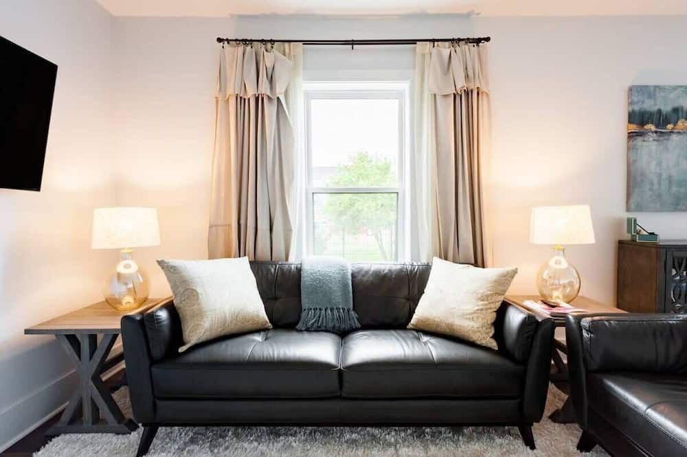 Sleek and Stylish Abode in Vibrant Neighborhood - ניו אורלינס - סלון