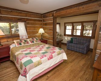 Lupine Lodge - Fantastic location only 2 Blocks From Elk Ave!! - Crested Butte - Bedroom