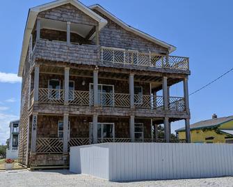 2508 Beach Rd, Semi-Oceanfront, Pool/Hot Tub - Nags Head - Gebäude