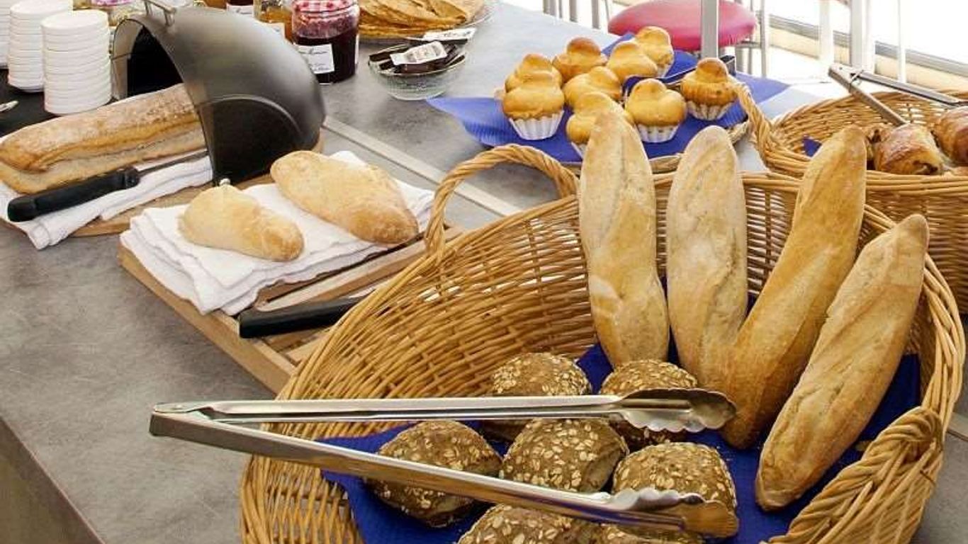 Brit Hotel Confort Lannion Centre Gare