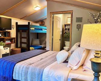 Welcome To The Fiddle Creek Cabin Near Hatcher Pass, Alaska - Palmer
