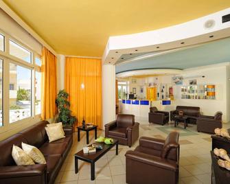 Filia Hotel Apartments - Stalida - Salónek