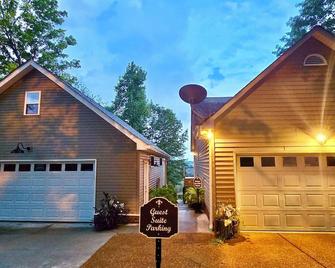 2-bedroom house in Ashland City, TN - 30 minutes from downtown Nashville - Ashland City - Edificio