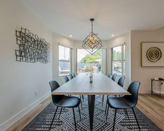 Luxury gem in Cave Creek with a great view of the surrounding mountains! - Cave Creek - Comedor