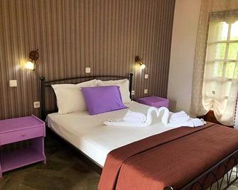 Blue Garden Inn - Fourka - Bedroom