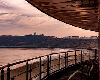 The Sands Sea Front Apartments - Scarborough - Parveke