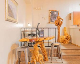 The Northern Driftwood Inn 1.0 - North Pole - Dining room