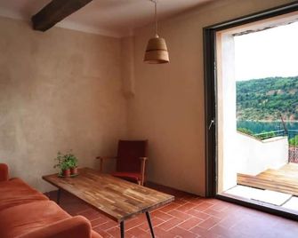 Lake View with Private Terrace - Bauduen - Salon