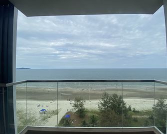 Timurbay by Seascape - Kuantan - Balcon