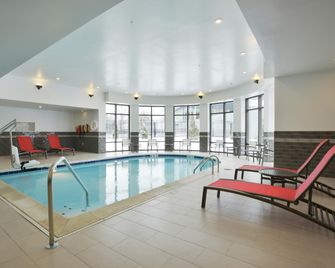 Hampton Inn & Suites Cincinnati/Kenwood - Cincinnati - Piscina
