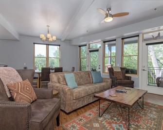 Best location in Salida! 2 River front decks, looks over Arkansas River Playhole! - Salida - Living room