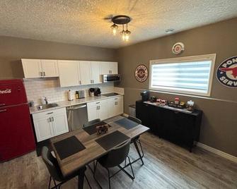 Modern 2 bedroom basement suite - Grande Prairie - Kitchen