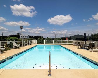 Hillside Hotel - Luray - Zwembad