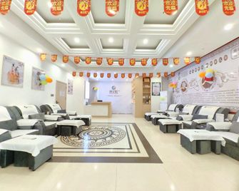 Qianxiang Youting Hotel (Jiujiang Railway Station) - Jiujiang - Bedroom