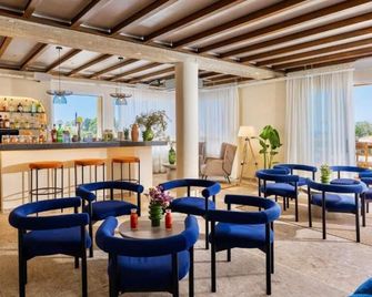 Wellclub Resort - Suites & Wellness - Khloraka - Bar