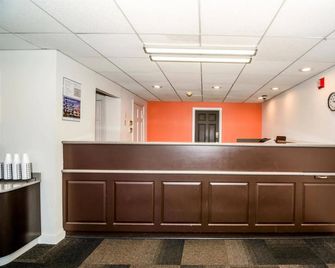 Baymont by Wyndham Newark/Wilmington - Newark - Front desk