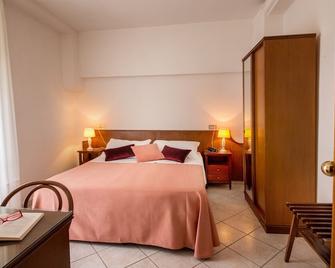 Hotel San Francesco - Assisi - Bedroom