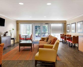 Extended Stay America Suites - Boston - Westborough - East Main Street - Westborough - Obývací pokoj