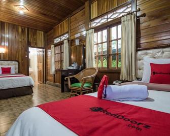 Alam Asri Hotel & Resort - Cipanas - Habitación