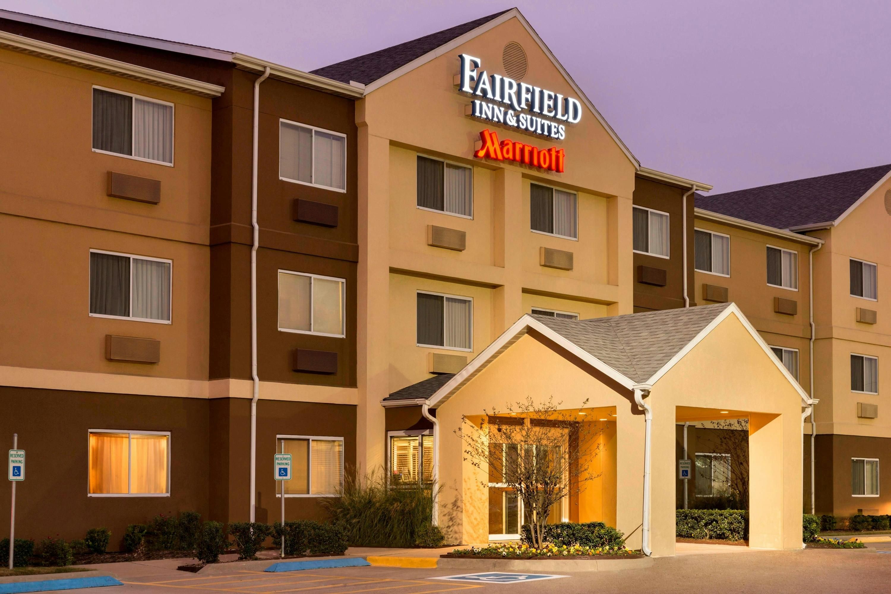Fairfield Inn & Suites by Marriott Waco South thumbnail 2