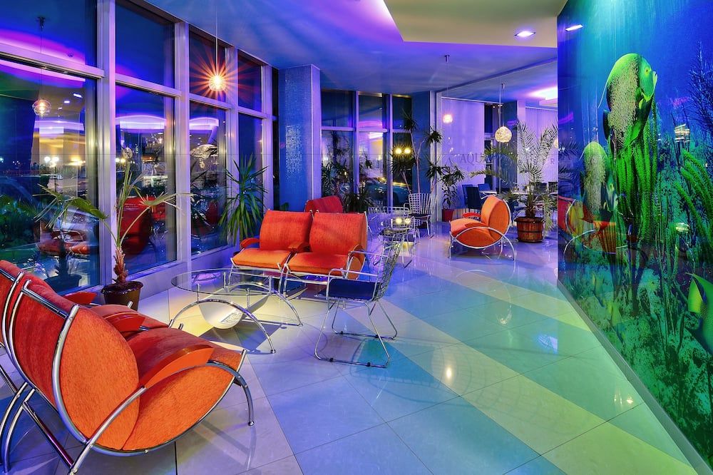 Aqua Hotel
