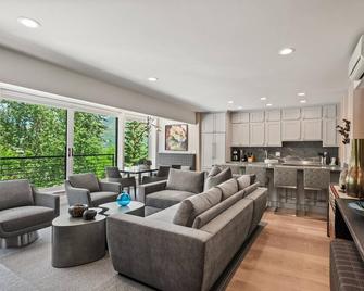 Durant Condominiums by Frias - Aspen - Salon