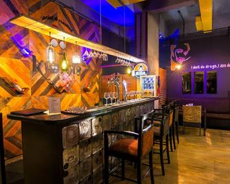 Pallavi Avida Hotel - נבי מומבאי - בר