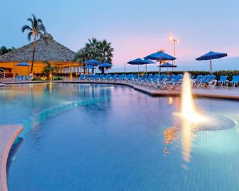 Holiday Inn Veracruz Boca Del Rio - בוקה דל ריו - בריכה