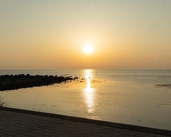オーシャンビュー　秋田の夕日・海の見える別荘セントキルダ　一棟貸し - にかほ市 - ビーチ
