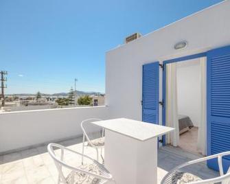 Windmill Naxos - נאקסוס - מרפסת