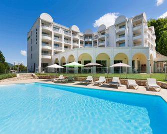 هوتل إيبيس ستايلز أيكس ليس-بين دومين دو مارليوز - إيه-ليه-بان - حوض السباحة