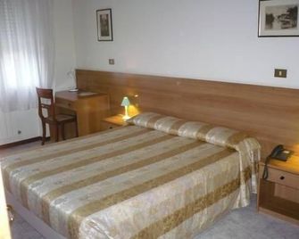 Hotel Sport - Portogruaro - Спальня