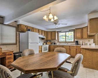 Lakefront Eagle River Cottage with Private Dock - Eagle River - Кухня