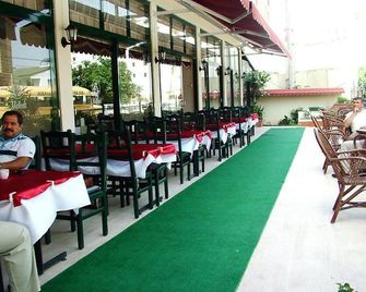 Melodi Hotel - 馬爾馬里斯 - 餐廳