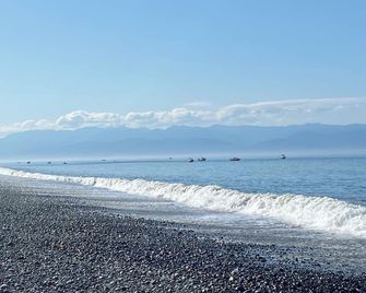 Sea of Serenity & Breathtaking Ocean Views & Park-like 6 Acres - Sooke - Plage