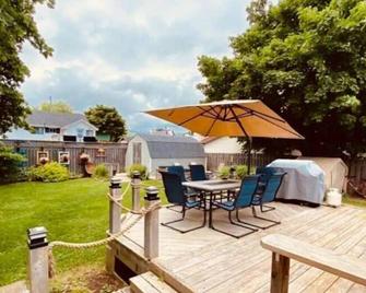 On Pointe! - Pointe-du-Chêne - Patio