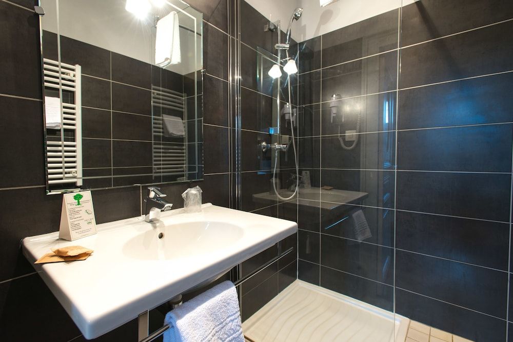 Hotel Mirabeau - Tours - Bad
