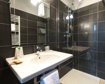 Hotel Mirabeau - Tours - Bad