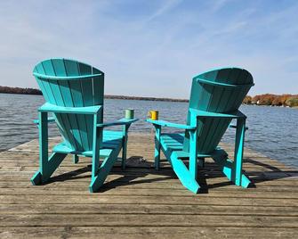 Lakefront Spectacle In Beaver Valley / Lake Eugenia - Flesherton - Patio