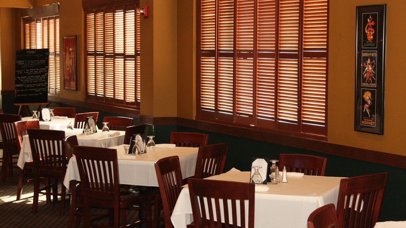 Maron Hotel And Suites