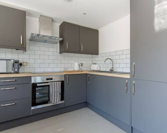 What a lovely bolt hole. - Stowmarket - Kitchen