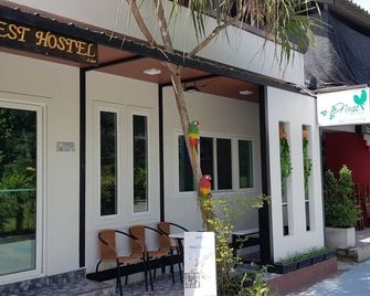 Nest Hostel Lipe - Ko Lipe - Edificio