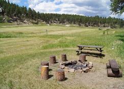 Elk Haven Vacation Cabins, Custer Sd, Elk Haven Vacation Cabins, Custer Sd - Custer - Patio