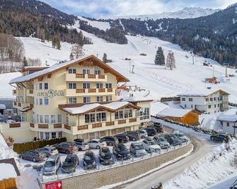 Hotel Alpen-Royal - Jerzens - Gebouw