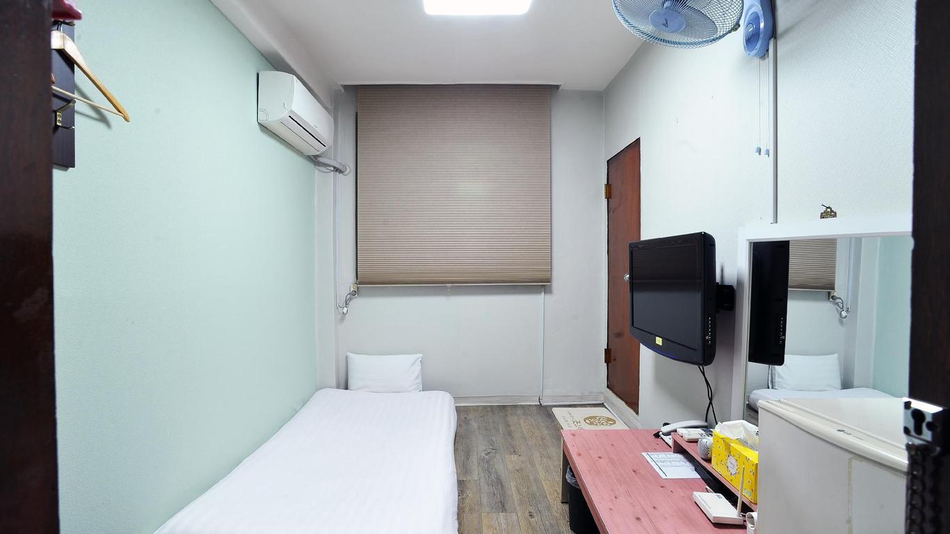 Goodstay Saewha Hostel